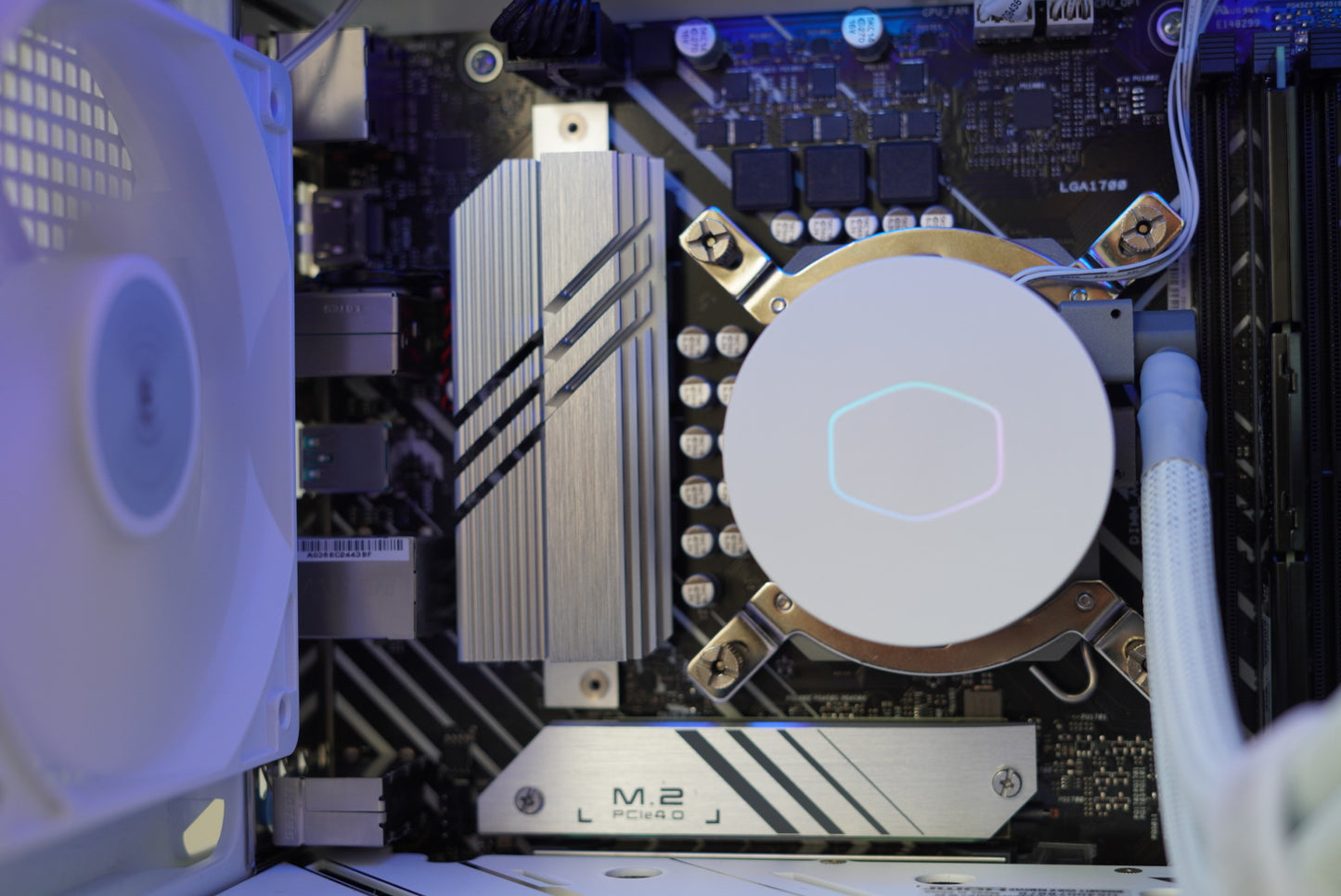 最新13世代 CPU 13600KF RTX3060 コンパクトサイズ ゲーミングPC